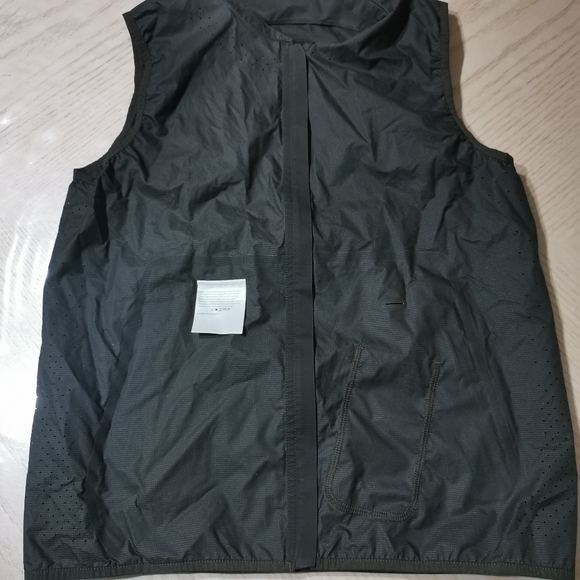Lululemon Like The Wind Vest - Picture 7 of 16